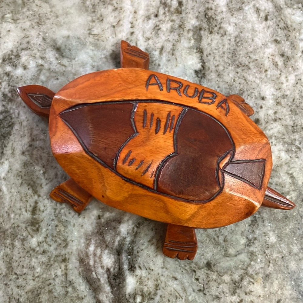 Vintage Wood Carved Turtle Trinket Box / Aruba